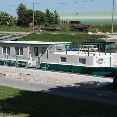 Botel Fluvial De La Baie De Somme Le Lihoury *