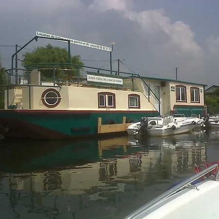 Botel Fluvial De La Baie De Somme Le Lihoury